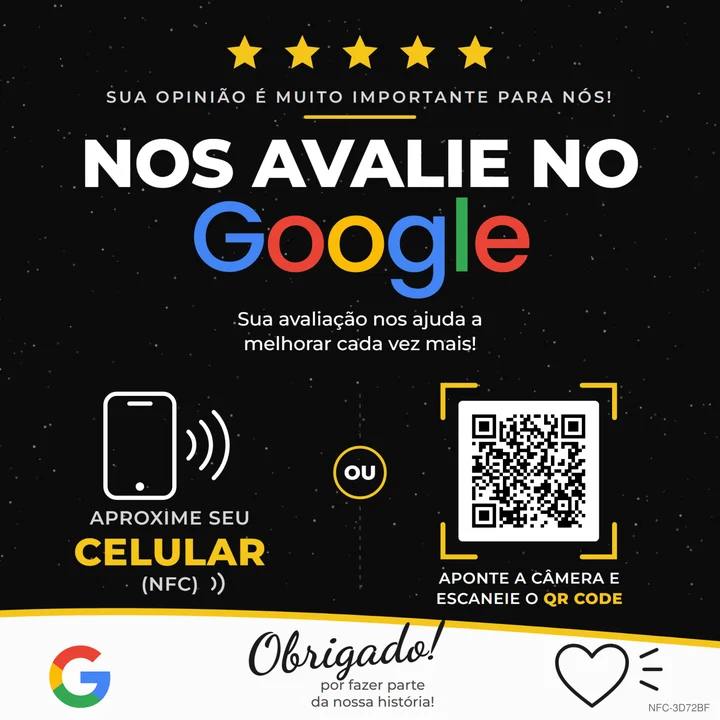Placa quadrada preta escrito Nos avalie no Google, com cinco estrelas, NFC de um lado e QR Code do outro