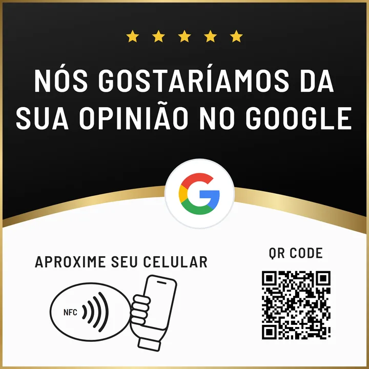 Placa quadrada preta em cima e branca embaixo, com aro dourado, pedindo avaliação no Google, com QR Code e NFC
